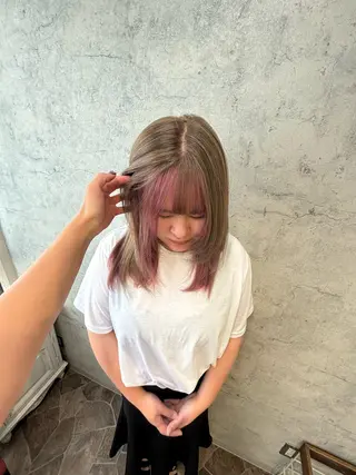 セミロング カラー レイヤーカット/ ハイトーン/ミノリのヘアスタイル