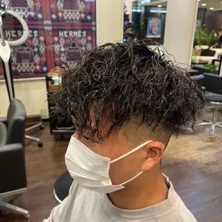 ショート パーマ メンズ 堀江/レイヤーカット /髪質改善のヘアスタイル