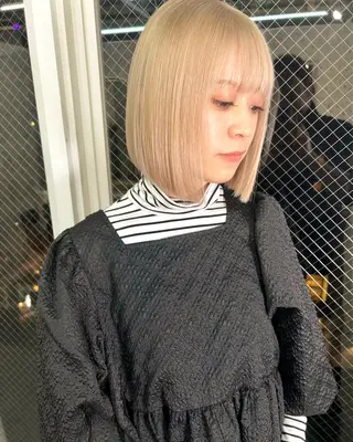 ショート カラー ヘアアレンジ lani ブリーチ /ダブルカラーのヘアスタイル