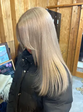 カラー まろみ暖色×ボブ ×chia🕯のヘアスタイル