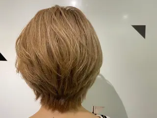 ショート カラー 近藤 若菜のヘアスタイル