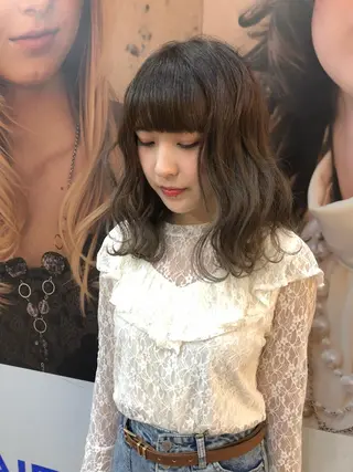ミディアム カラー 丸みショートボブ/ タッセルボブ 吉野のヘアスタイル