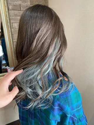 セミロング カラー 美髪 カラーリストのヘアスタイル
