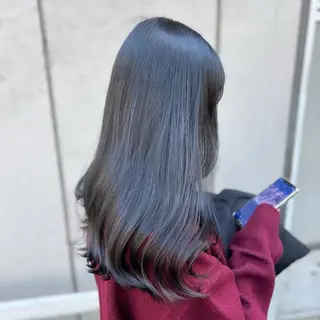 セミロング カラー 🩵色落ち可愛い 寒色カラー🩵のヘアスタイル