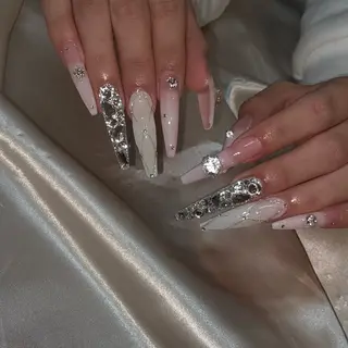 ネイル la vie Luire ｱｽｶのネイルデザイン
