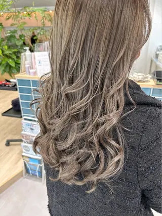 ロング カラー ヘアアレンジ トップスタイリスト 💙藤原 純のヘアスタイル
