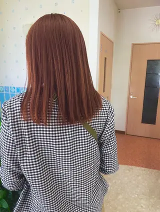 ミディアム カラー yui .のヘアスタイル
