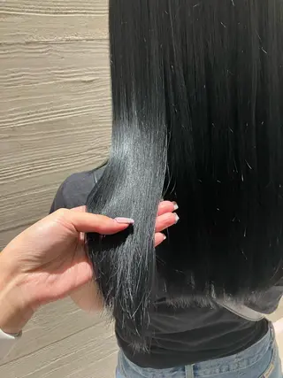 セミロング サキ🤍ハイトーン 🩰くびれ巻きヘアのヘアスタイル