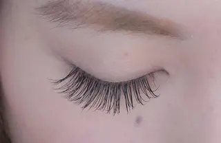 マツエク・マツパ 中村 眞歩のヘアスタイル