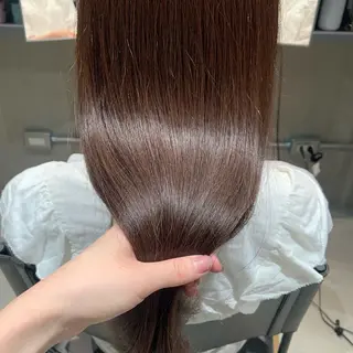ロング カラー bh.maara デザイン／ハイトーンのヘアスタイル