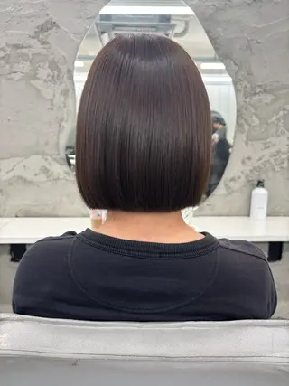 ショート カラー 腰越 麻奈のヘアスタイル