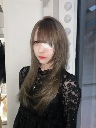 ロング カラー AIRA/ブリーチ ‪/透明感カラーのヘアスタイル