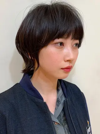 ショート カラー ブリーチ😼 ボブ✍️レイヤーのヘアスタイル