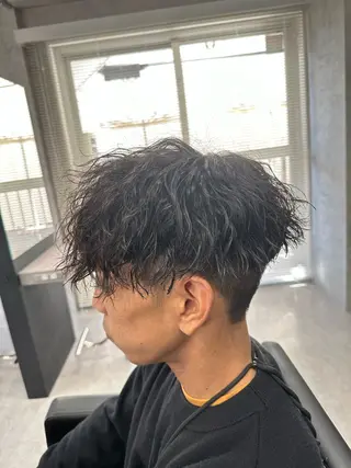ショート パーマ メンズ ユウ🪄 パーマ指名No1のヘアスタイル