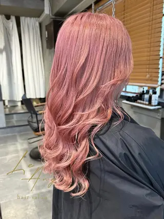ロング カラー LeAng所属・佐伯 桃のヘアスタイル