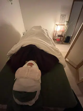 セミロング カラー パーマ ヘアアレンジ メンズ キッズ ネイル マツエク・マツパ アイブロウ 頭痛•小顔専門 温ヘッド【jiu】のエステ・リラクイメージ