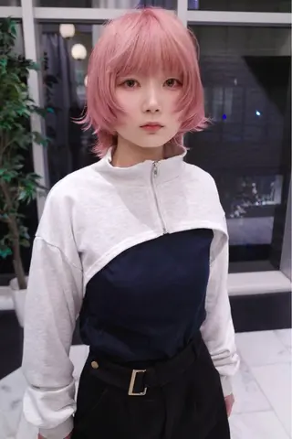 ショート カラー ブリーチ😼 ボブ✍️レイヤーのヘアスタイル