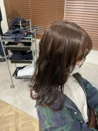 セミロング カラー やまこし 美裕樹のヘアスタイル