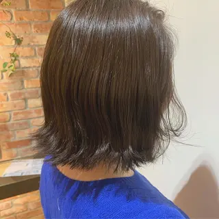 ミディアム カラー 齊藤 衣梨佳のヘアスタイル