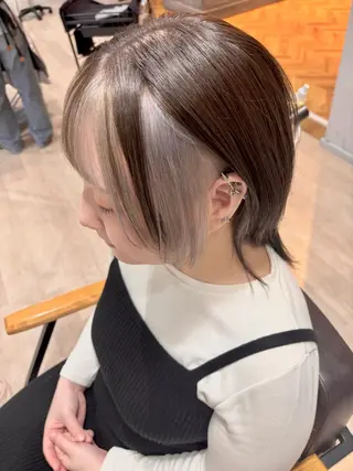 ショート カラー 鵜飼 未玖のヘアスタイル