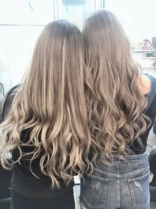 セミロング カラー LANI NAKAZAKIのヘアスタイル