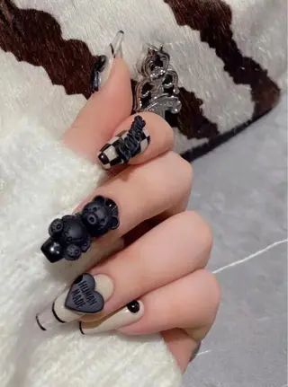 ネイル はぴねす所属・横浜 美夢のネイルデザイン