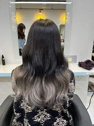 ロング カラー ブリーチカラー 🩵MIZUKIのヘアスタイル