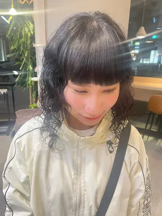 セミロング パーマ なかしま まなかのヘアスタイル