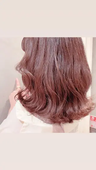 ミディアム カラー ヘアアレンジ 高井瑠華🌼 ストカールカット特化のヘアスタイル