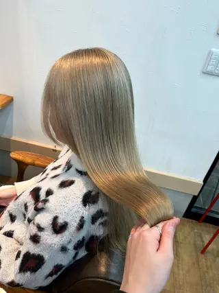 ロング カラー 🫧ハイトーン/ ブリーチ🫧白石航汰のヘアスタイル