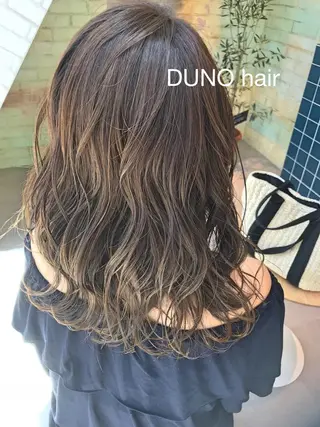 ミディアム 村阪 由美子のヘアスタイル