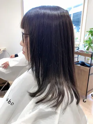 セミロング 白髪ぼかしハイライト 💫ミネ　ヒロシのヘアスタイル