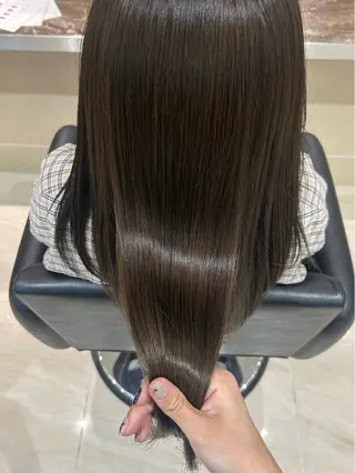 ロング カラー 落海 茉愛亜のヘアスタイル