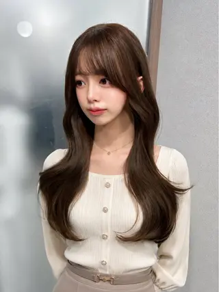 ロング カラー 友田 那都のヘアスタイル