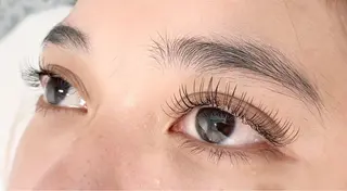 マツエク・マツパ 信田 玲奈の眉毛・アイブロウイメージ