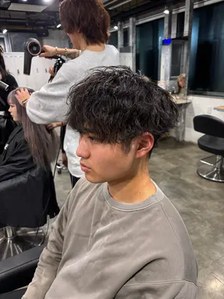 メンズ 🪽直毛男子の救世主 🪽フェザーパーマのヘアスタイル