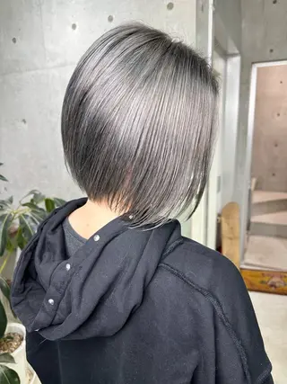 ショート カラー かずくん🦩名古屋 ハイトーン/レイヤーのヘアスタイル