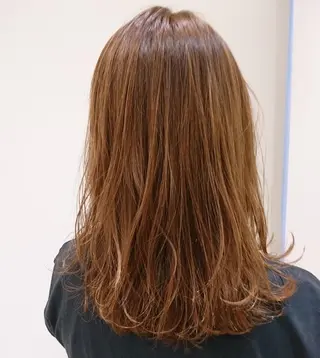 セミロング カラー 社内カット講師・店長 菅原賢一のヘアスタイル