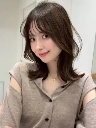 セミロング 鈴木 菜々映のヘアスタイル