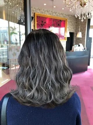 ミディアム カラー ヘアアレンジ 大塚 貴之のヘアスタイル