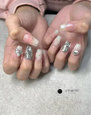 ネイル ネイルルーム チャームのネイルデザイン