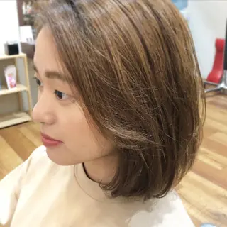 ミディアム カラー パーマ 谷口ゆめ/縮毛矯正/ 大人女子/眉ワックスのヘアスタイル