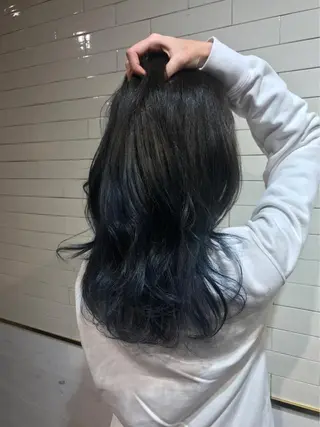 カラー 西田 愛華のヘアスタイル