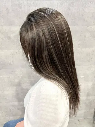セミロング KYOKO 【Bear】のヘアスタイル