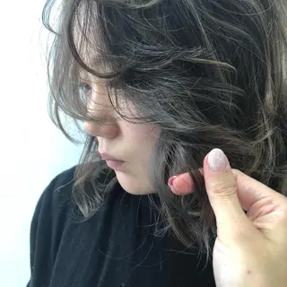 セミロング カラー ORIKA 美容室のヘアスタイル