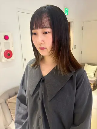 ミディアム カラー 齋藤 咲のヘアスタイル