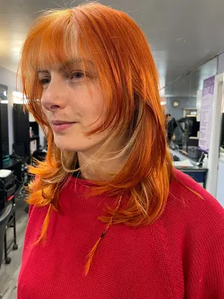 ミディアム カラー パーマ/レイヤー カットmito⭐︎のヘアスタイル