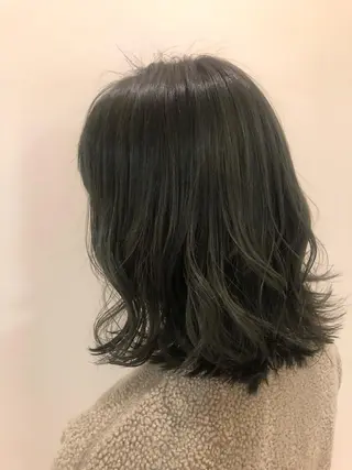 セミロング カラー 盛れるレイヤーカット 得意🌹井上美沙のヘアスタイル