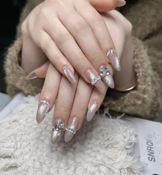 ネイル T.Lee Nail Lilyのネイルデザイン