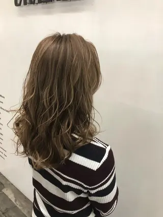 ミディアム カラー 東條 克義のヘアスタイル